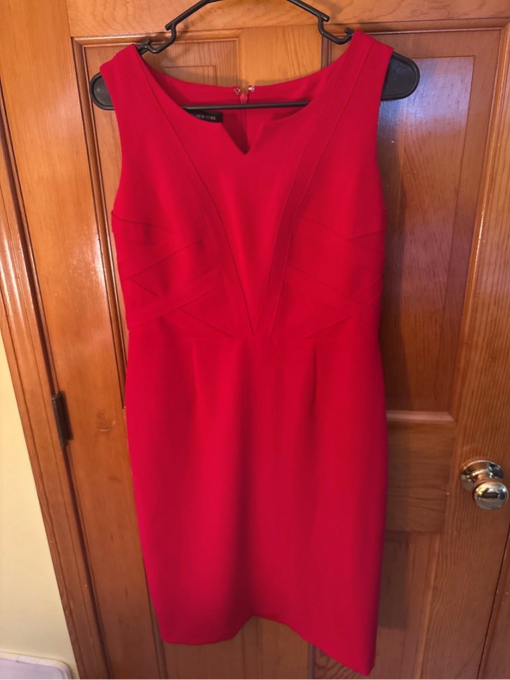 Red Sleeveless Sheath Dress Size: 4